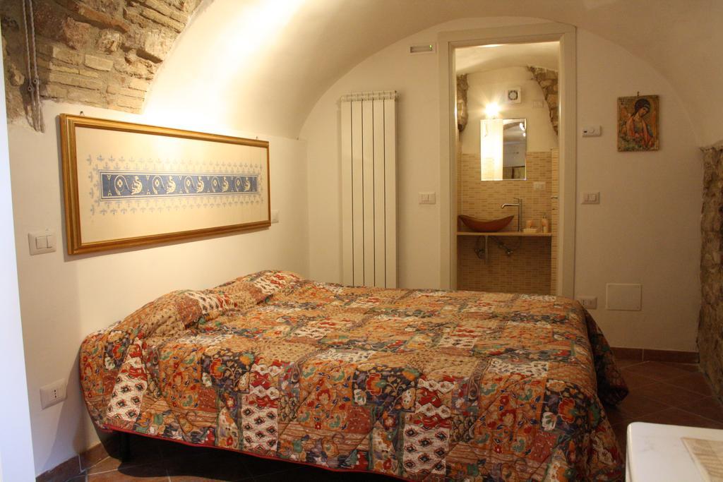 Apartments Aurora Delle Rose Asyż Pokój zdjęcie